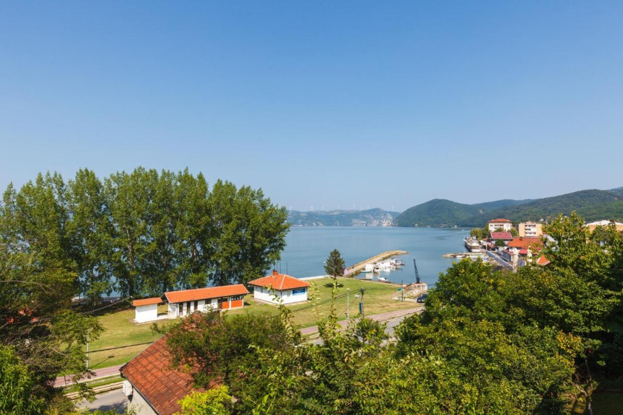 Apartmani Porto Golubac Exteriör bild