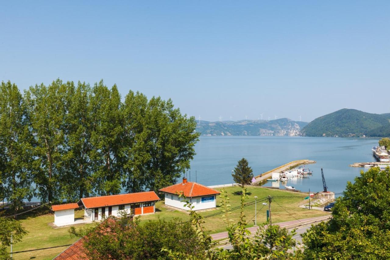 Apartmani Porto Golubac Exteriör bild