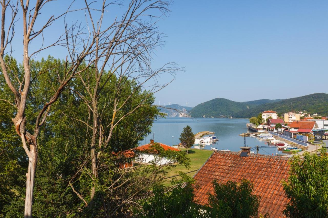 Apartmani Porto Golubac Exteriör bild