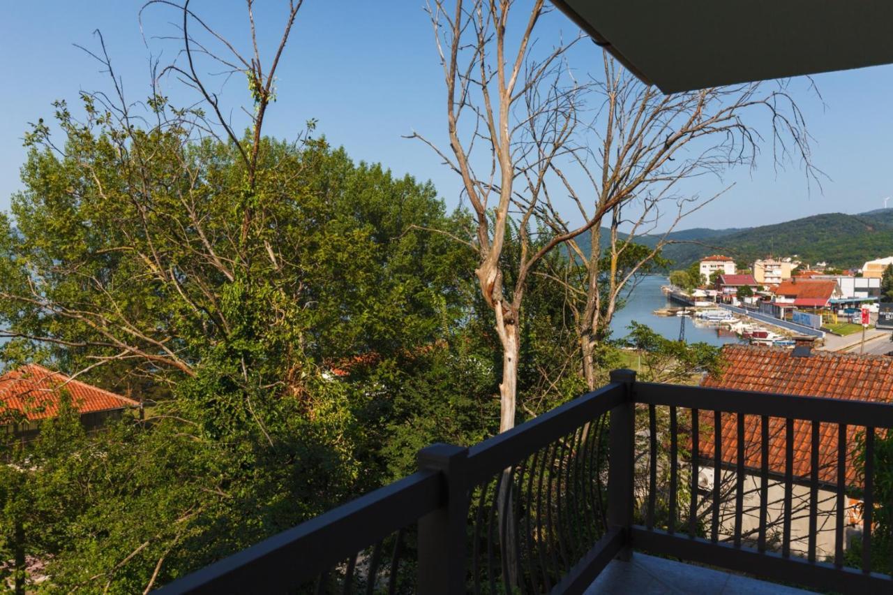 Apartmani Porto Golubac Exteriör bild